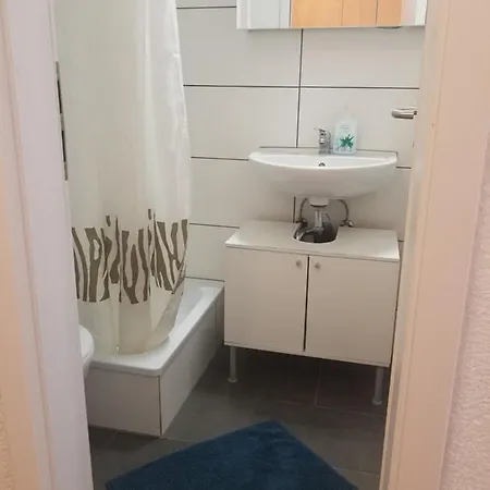 Workers-sleep-station *