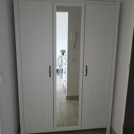 Workers-sleep-station * 科隆