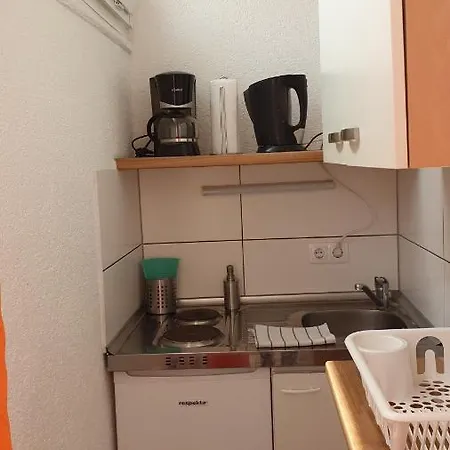 Workers-sleep-station * ケルン