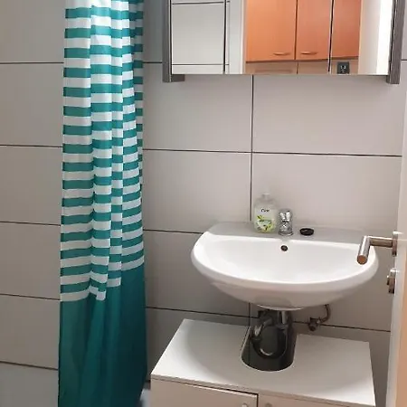 Workers-sleep-station