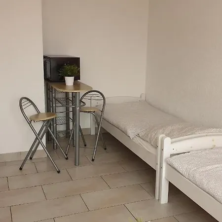 Workers-sleep-station Apartamento