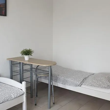 Workers-sleep-station アパート ケルン