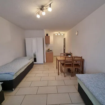 Workers-sleep-station Apartamento *