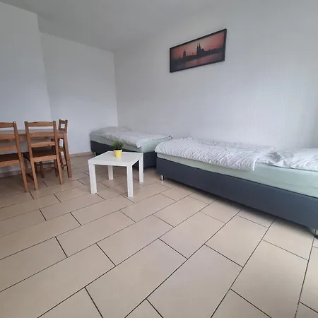 Workers-sleep-station * ケルン