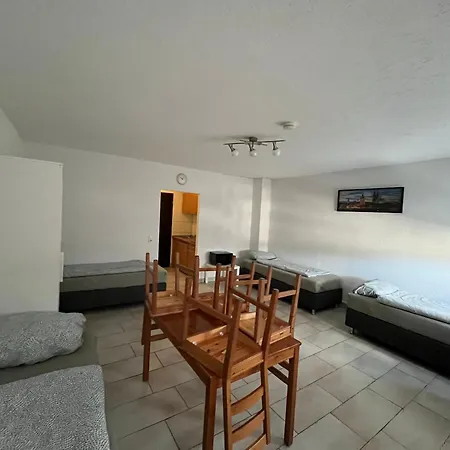 Workers-sleep-station *