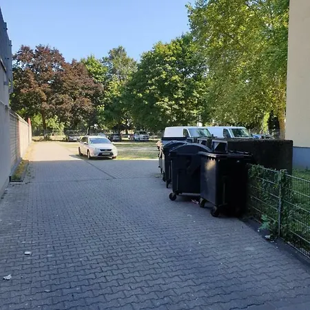 Workers-sleep-station *