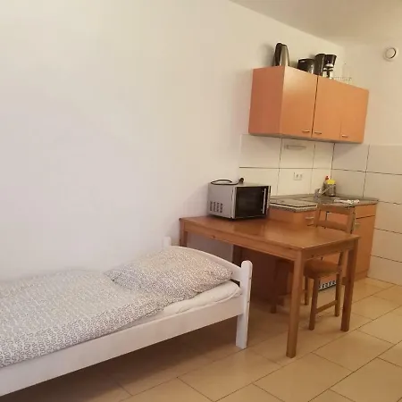 Workers-sleep-station Apartamento *