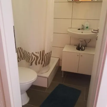 Workers-sleep-station *