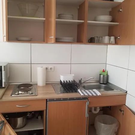 Workers-sleep-station *