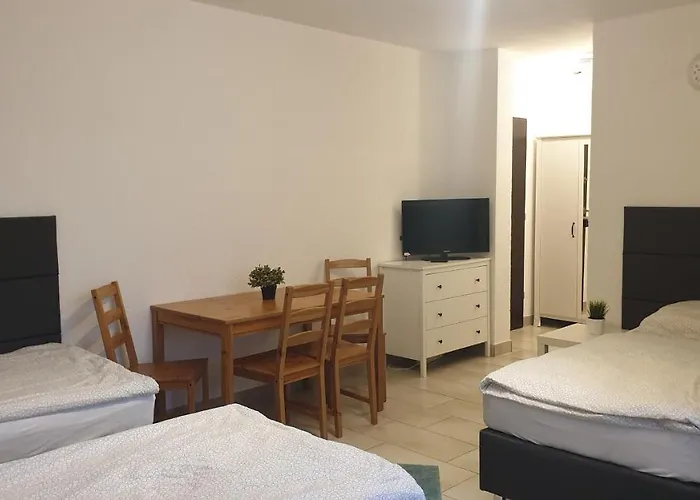 Workers-sleep-station *