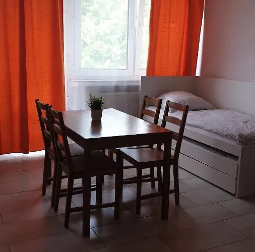 Workers-sleep-station *