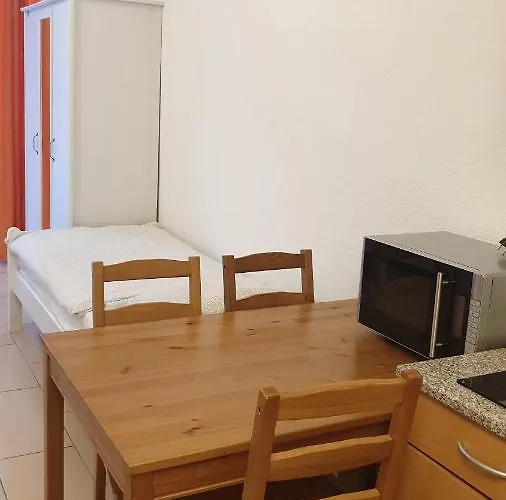 Workers-sleep-station *