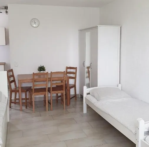 Workers-sleep-station * Colonia