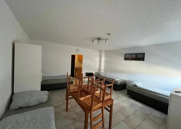 Workers-sleep-station *