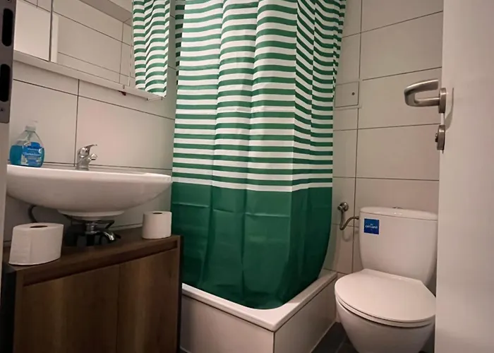 Workers-sleep-station