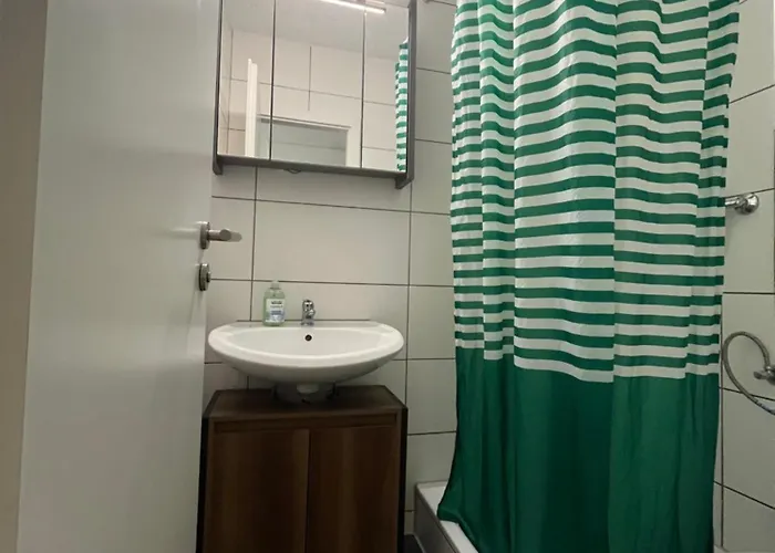 Workers-sleep-station * ケルン