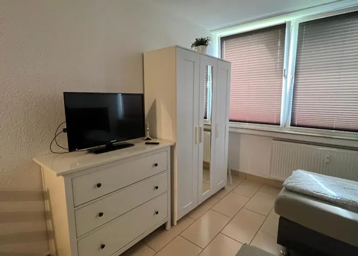 Workers-sleep-station