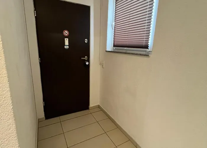 Workers-sleep-station * ケルン