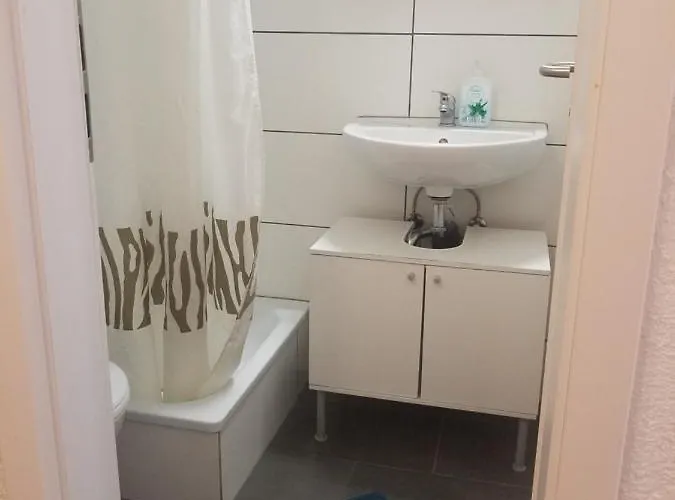 Workers-sleep-station *