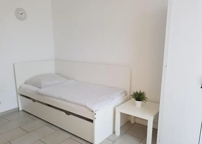 Apartment Workers-sleep-station *