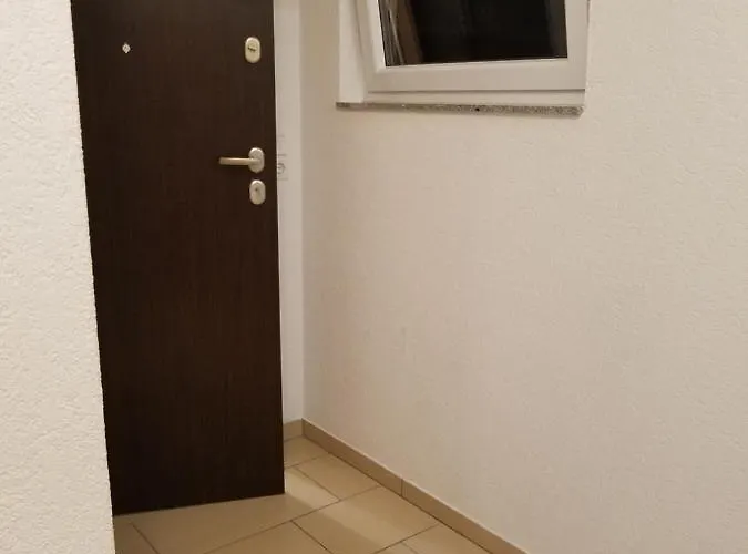 Workers-sleep-station * Colonia