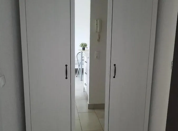 Workers-sleep-station * Colonia