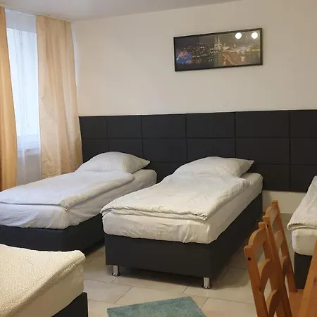 Workers-sleep-station *