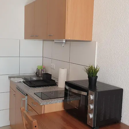 Workers-sleep-station