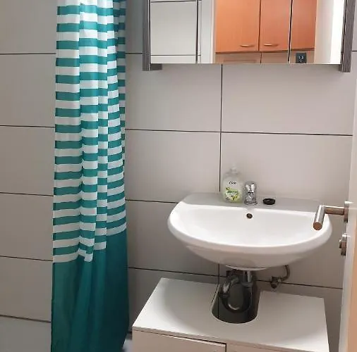 Workers-sleep-station