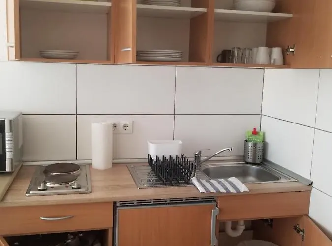 Workers-sleep-station *